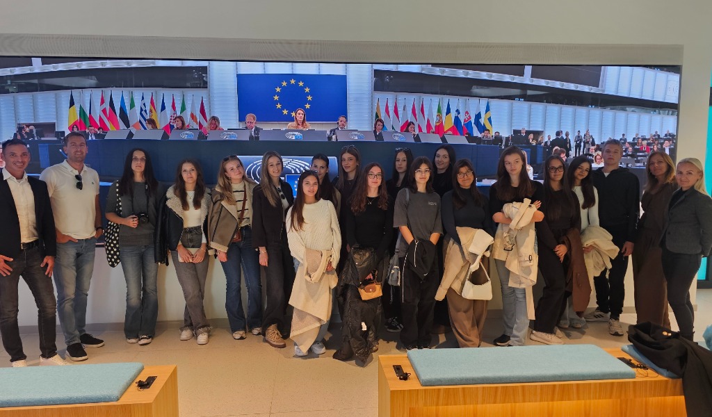 Učenici Ekonomske škole Šibenik sudjelovali u igri uloga Europskog parlamenta u Zagrebu