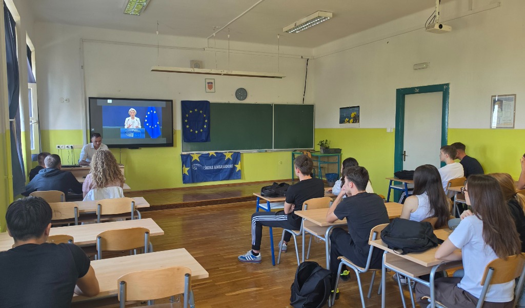 Junior ambasadori EPAS programa pratili govor o stanju Unije